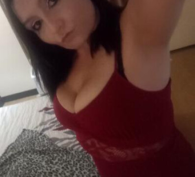 Beautifully charismatic brunette seeking generous men